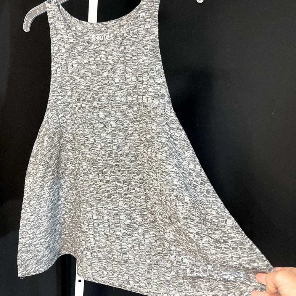 XL Mudd Sleeveless black & white flowy stretchy top